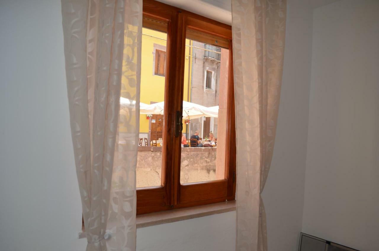 La Casa Di Angelo Hotel Bosa Eksteriør billede