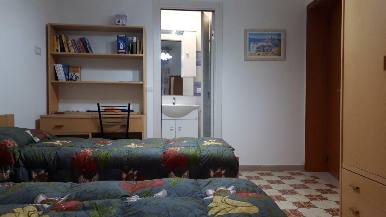 La Casa Di Angelo Hotel Bosa Eksteriør billede